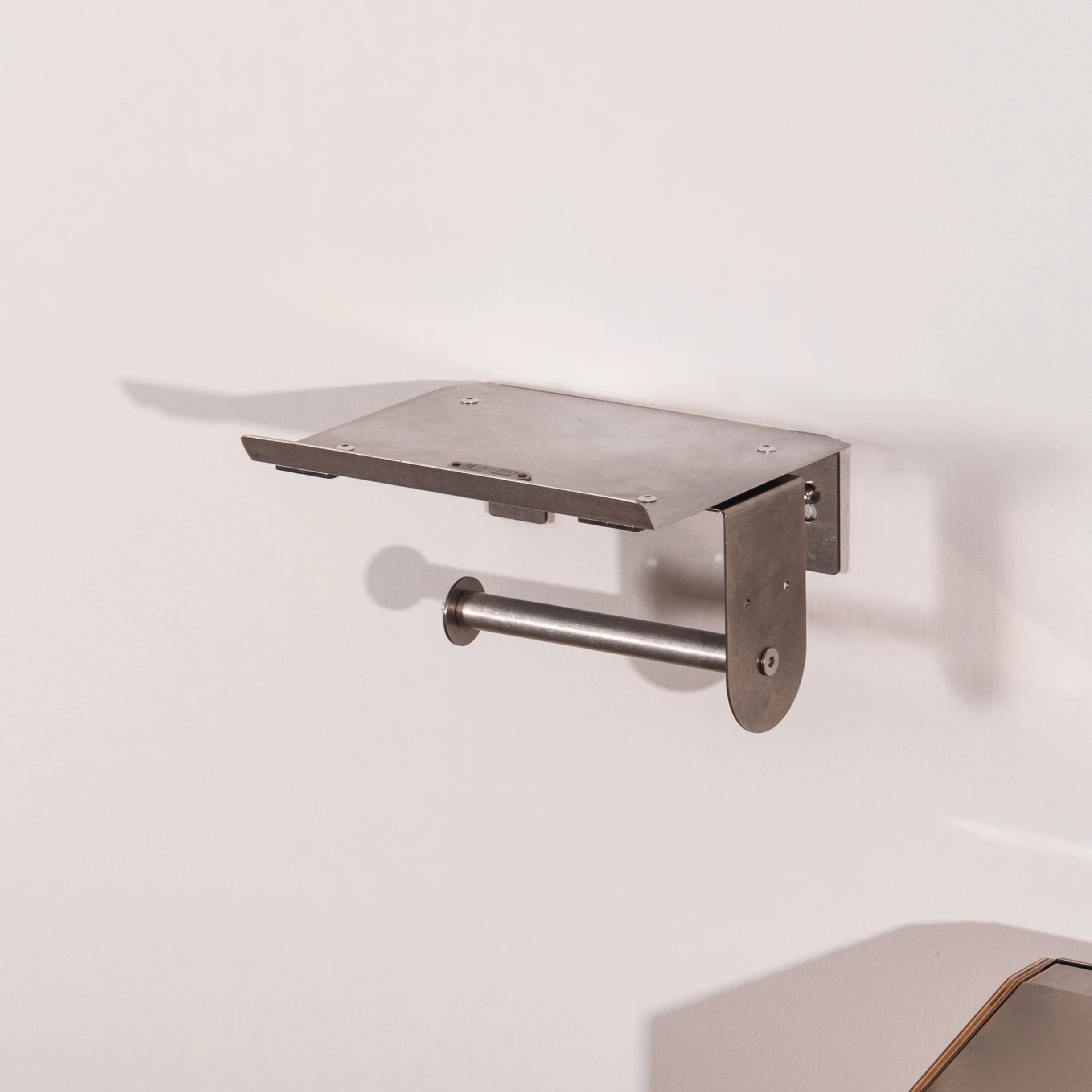 حامل مناديل ورقية مثبت على الح - مراجعة Home Bathroom Paper Towel Holder وسعره
